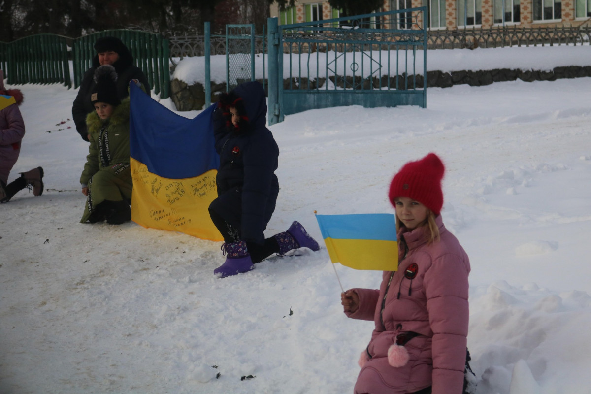 Проходив усі випробування мужньо: на Волині навколішки зустріли Героя Андрія Пилипчука