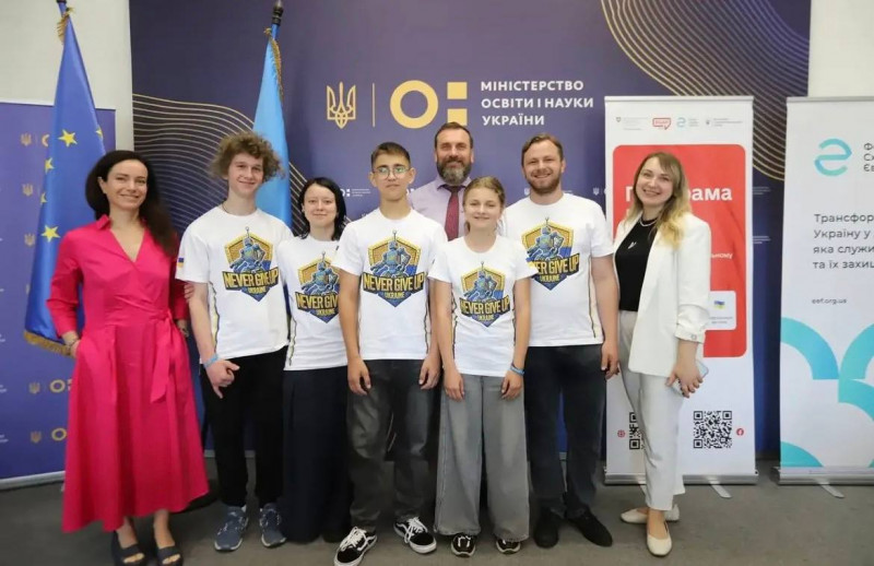 Школярі з Волині створили пристрій для очищення археологічних артефактів і стали чемпіонами світу у США