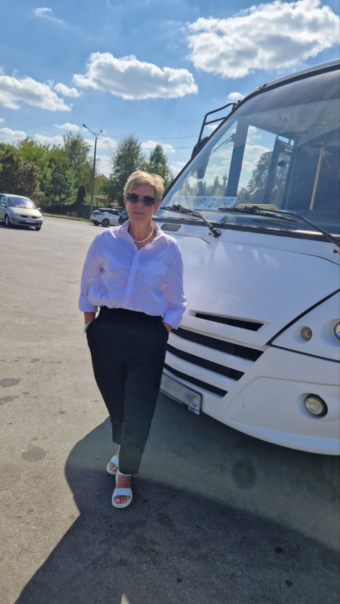 У Володимирі жінка-далекобійниця з 30-річним досвідом стала першою в місті водійкою маршрутки