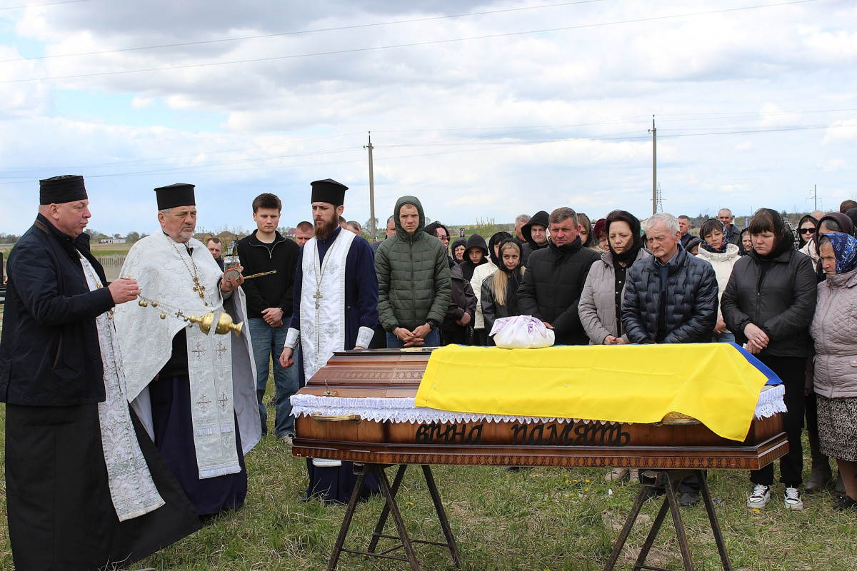 Майже два з половиною роки невідомості: на Волині в останню путь провели Героя Андрія Климюка