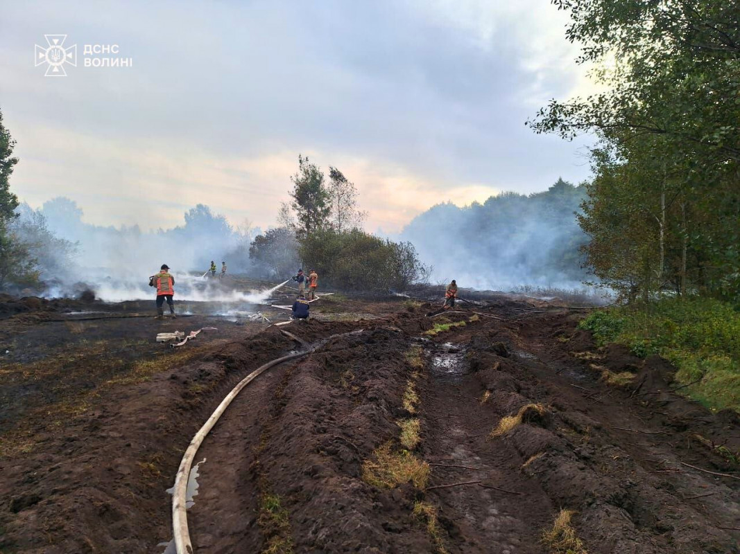 На Волині триває боротьба з пожежами торфу