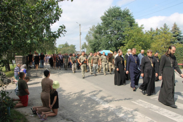 Назавжди залишиться 22-річним: на Волині попрощалися із загиблим Героєм