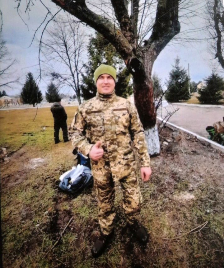«Я надіюся, що він живий»: 4 роки мама з Волині чекає на зниклого безвісти сина