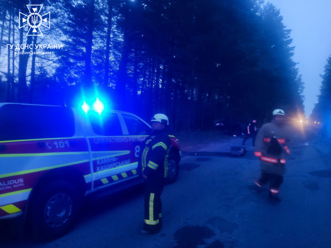 На Волині зіткнулися автівка і мотоцикл: тяжко травмувалися обидва водії. ОНОВЛЕНО