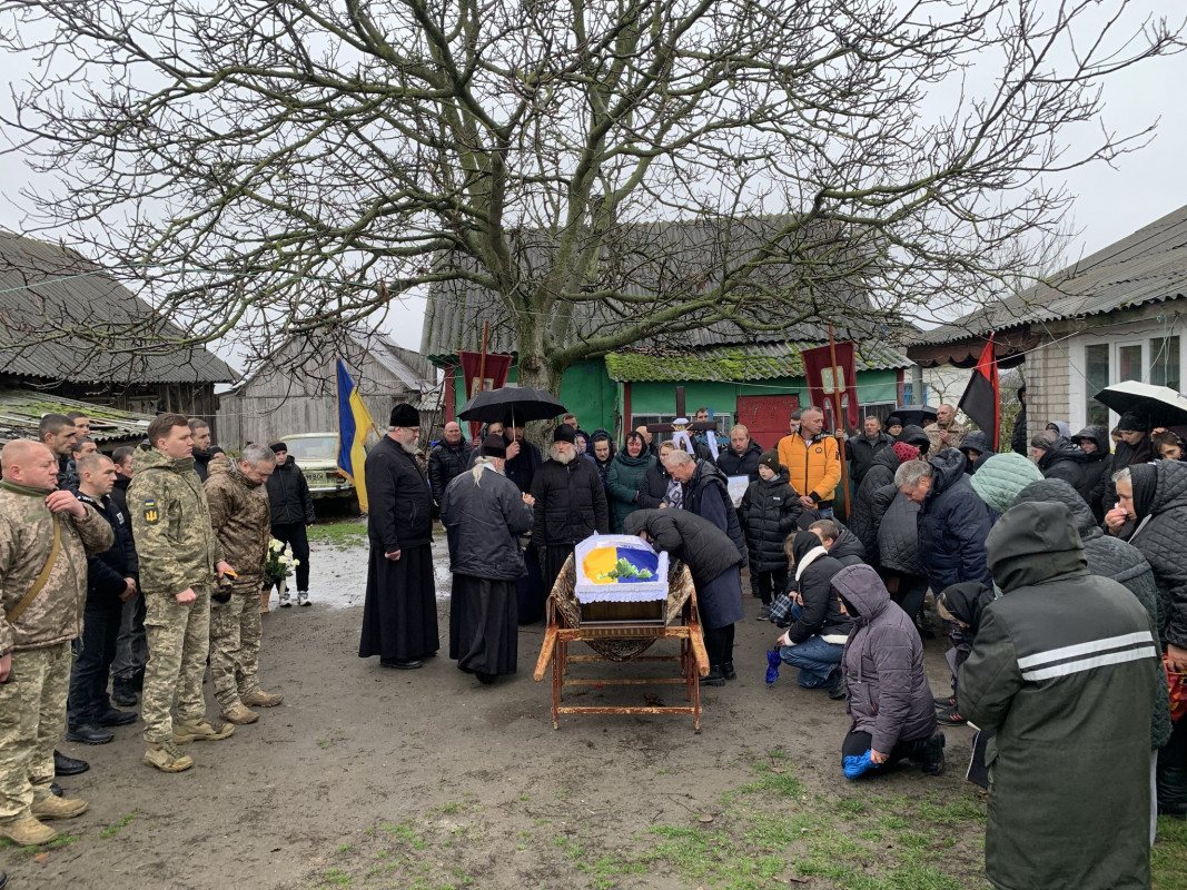 Дві донечки втратили батька: на Волині попрощались з Героєм Андрієм Залевським