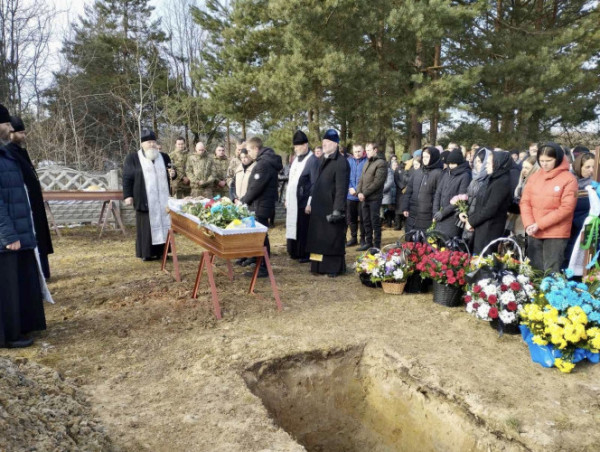 На Волині попрощалися із загиблим на Харківщині військовим Віктором Сагалем. Фото