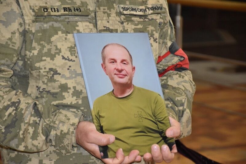Через рік після загибелі на Волині попрощалися з Героєм Олександром Бондаренком