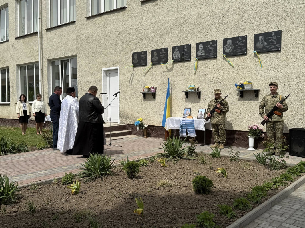 У ліцеї на Волині відкрили дошки пам’яті полеглим захисникам-землякам