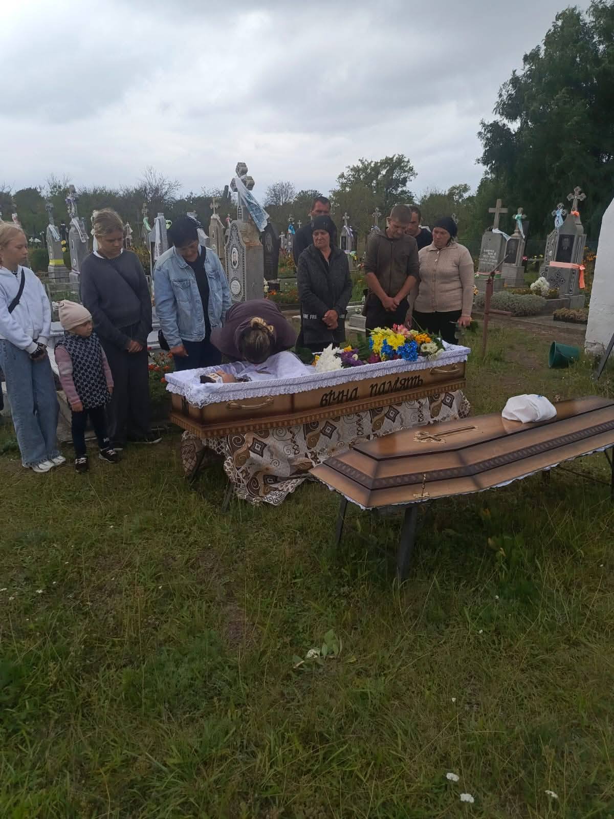 Серце не витримало жахіть війни: на Волині попрощались з Героєм Віталієм Нечипоруком