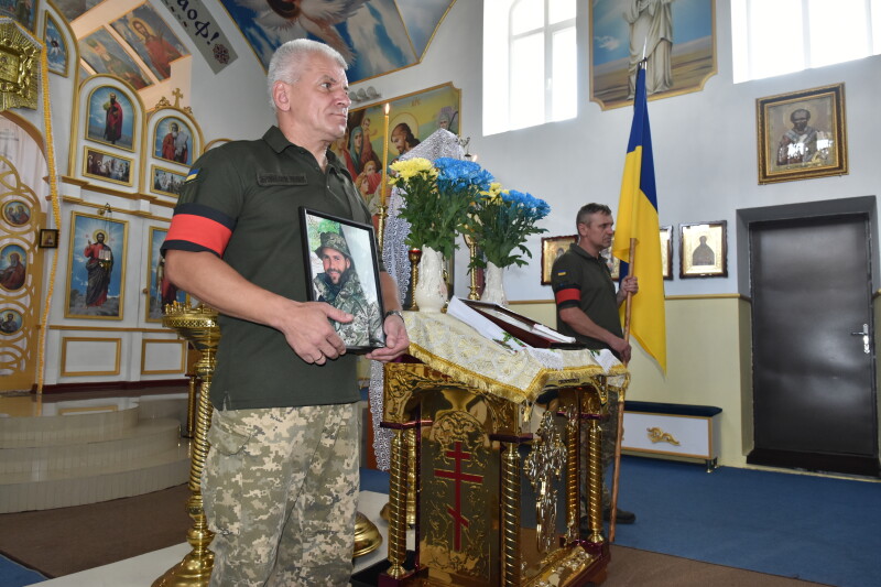 Загинув ще торік, а тіло за обміном повернули лише зараз: у Луцьку попрощалися з Героєм Віктором Демчуром