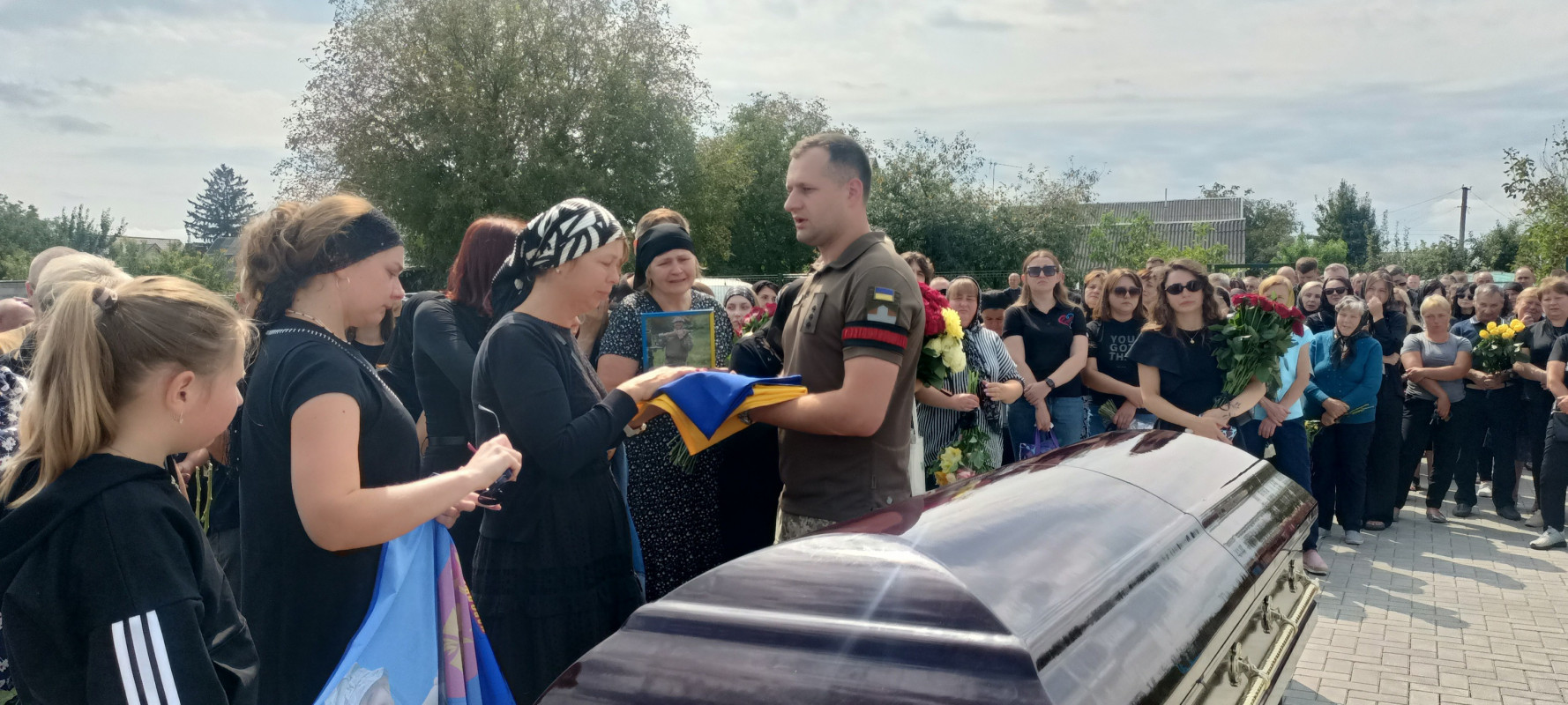Планував весілля з коханою, але не судилося: біля Луцька попрощалися з Героєм Владиславом Харитонюком