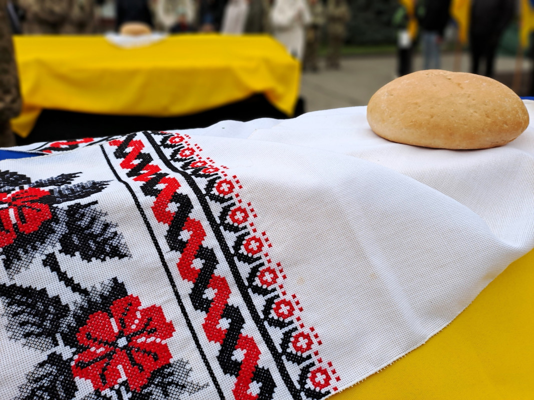 Дві втрати в одні громаді: на Волині попрощалися з Героями Артемом Абрамчуком та Юрієм Гусаром