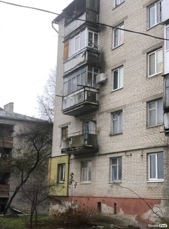 Скандал у Луцьку: квартира-смітник навіть після смерті її господині завдає клопотів сусідам