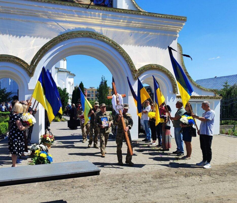 Брат-близнюк був на фронті, а він — «на щиті»: Ковель віддав останню шану 31-річному Михайлу Філіпчуку