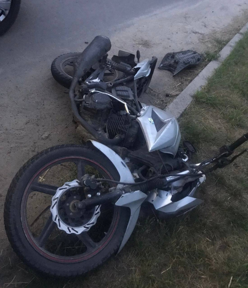 ДТП на Волині: п'яний мотоцикліст виїхав на зустрічну смугу та врізався в автомобіль