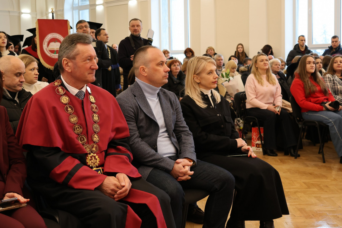 У волинському виші урочисто вручили дипломи магістрів 40 військовослужбовцям і ветеранам