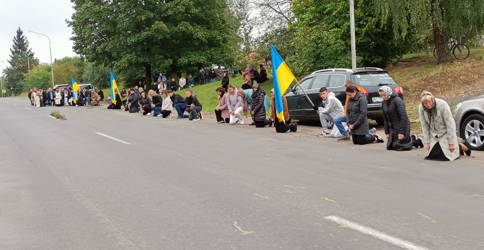 Майже тиждень у родини жевріла надія, та не судилося: на Волині останню земну шану віддали 30-річному Герою Леоніду Щебету