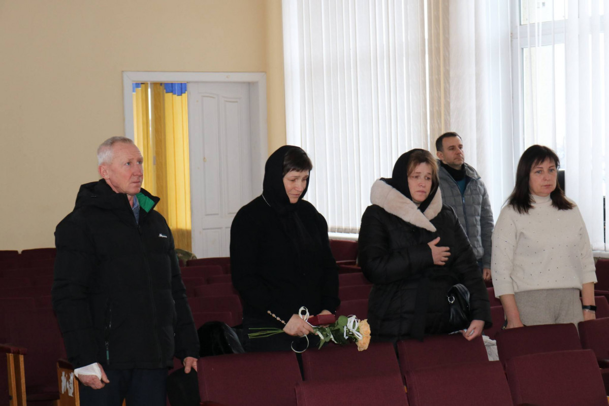 Довгий час вважався зниклим безвісти: на Волині батькам молодого Героя вручили його посмертну нагороду