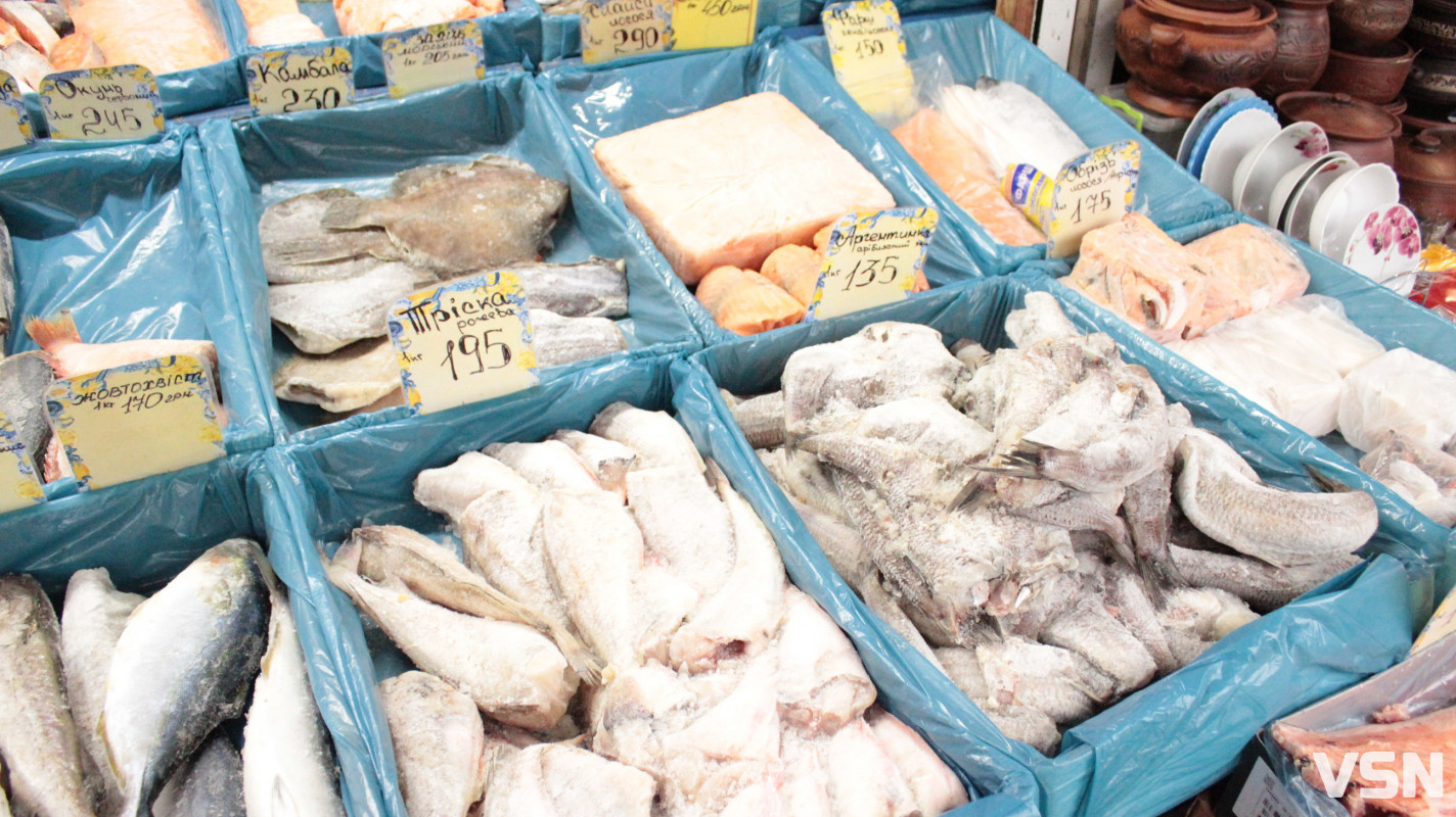 Скільки коштує жива та заморожена риба на ринку у Луцьку?