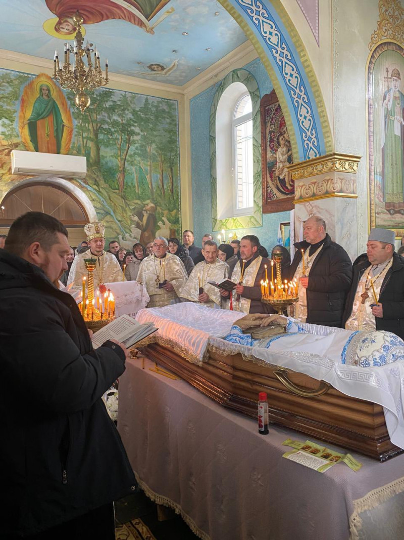 Перший український священник у місті: на Волині поховали протоієрея храму ПЦУ