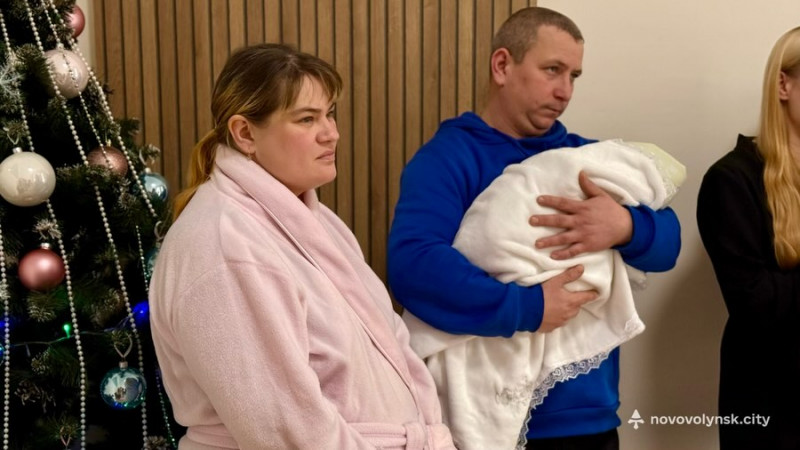 Естер, Дмитрик та Артур: перші новонароджені 2026 року отримали подарунки у громаді на Волині