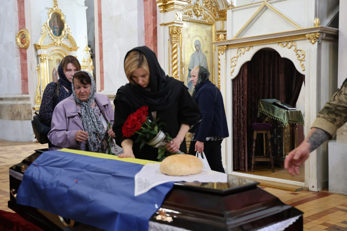 У Луцьку провели в останню путь Валерія Ткачука: захисник поліг понад півтора року тому