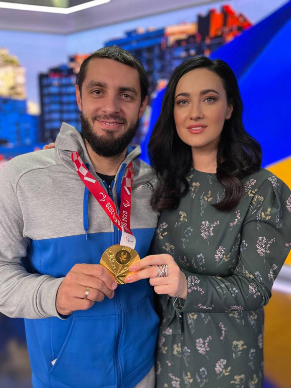 Український паралімпієць через аукціон продає золоту медаль, кошти підуть на ЗСУ