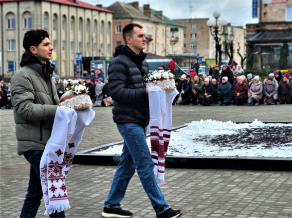 Прощавай, Фотографе: на Волині попрощалися із Героєм Максимом Бурдою