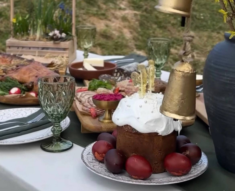 Скільки коштують великодні страви у Луцьку: готові набори, які пропонують ресторани міста