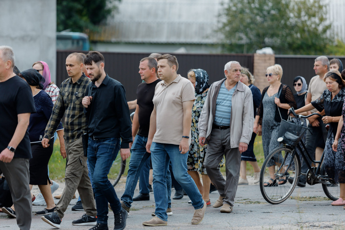 Загинув унаслідок ворожого мінометного обстрілу: на Волині попрощались із Героєм Леонідом Івчуком