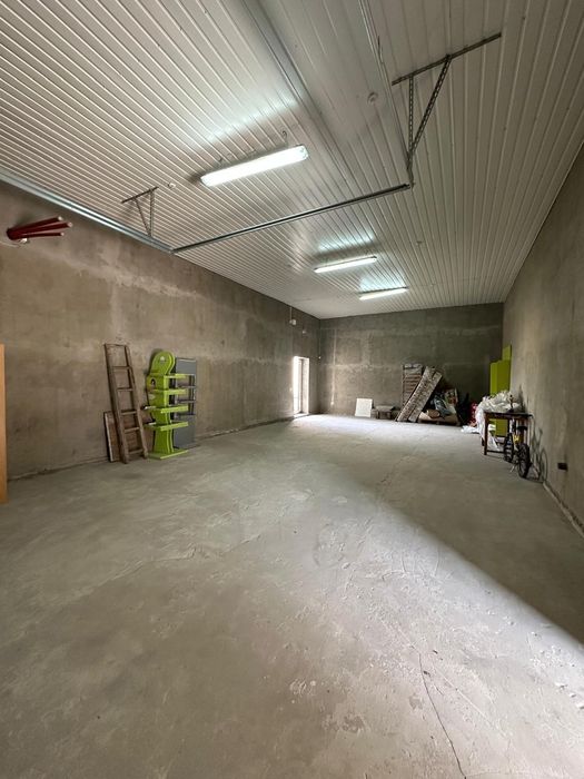 У Нововолинську продають комплекс із гаражів, складів та офісів за 11 мільйонів