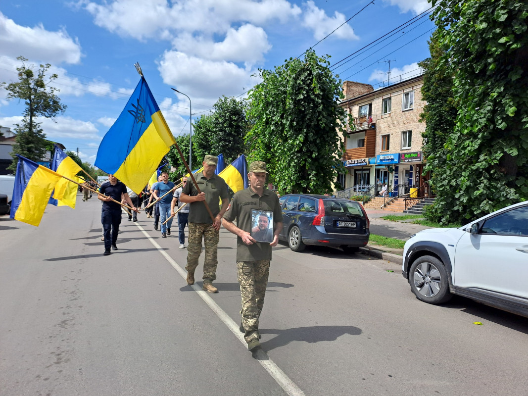 Більше місяця лікарі боролися за його життя, але серце не витримало: на Волині попрощались з Героєм Ігорем Фейдаком