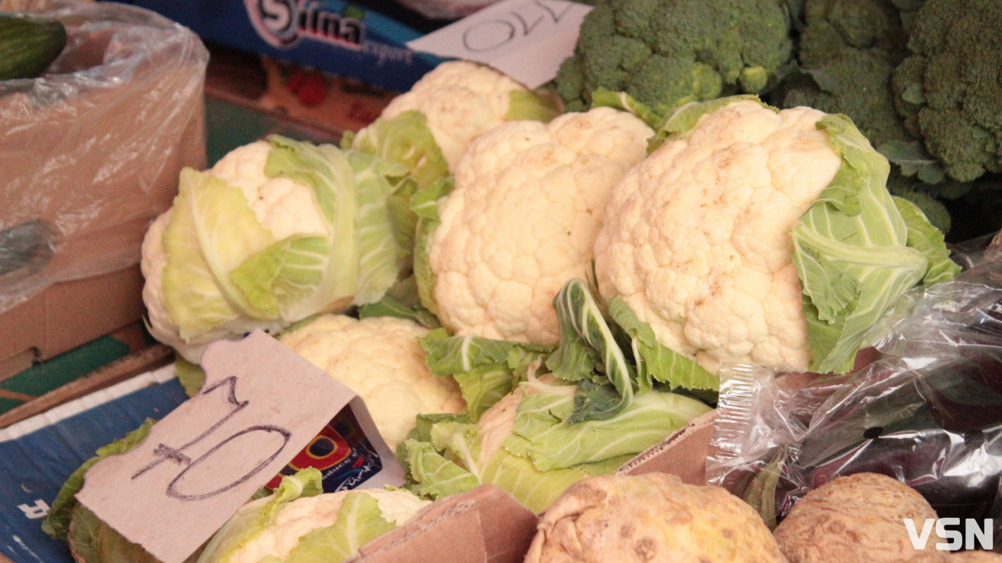 Скільки коштують овочі на ринку у Луцьку?