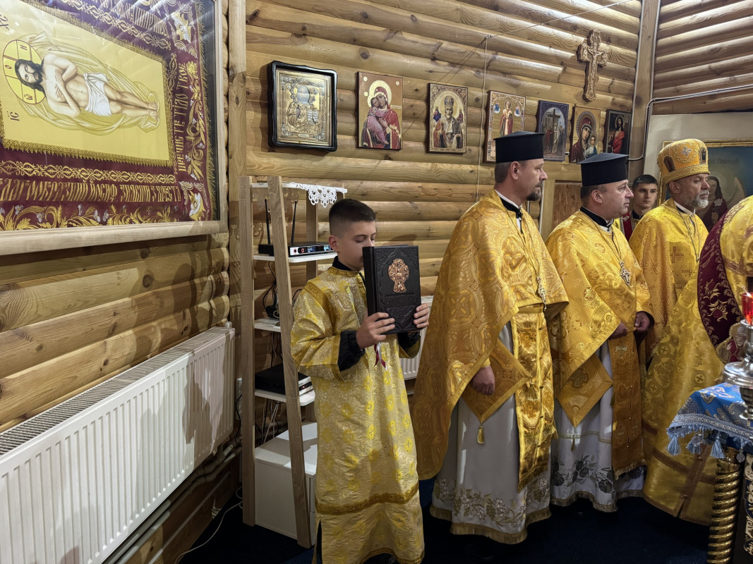 Рік тому приєдналися до ПЦУ: на Волині з нагоди 215-річчя заснування храму митрополит Михаїл очолив богослужіння