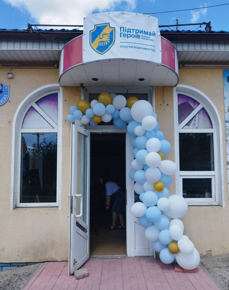 Президент посмертно нагородив волинського офіцера: орден передали його дружині