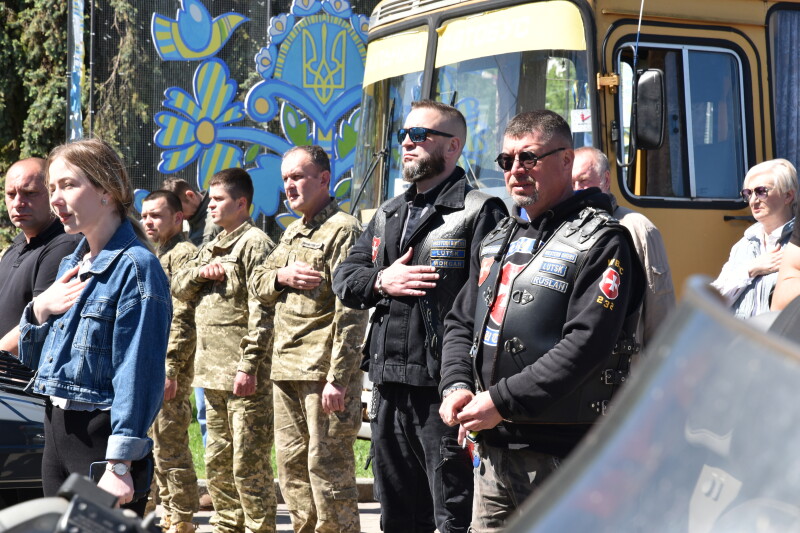 Два прощання в один день: у Луцьку в останню дорогу провели полеглих воїнів - Євгенія Поліщука та Юрія Сілюка