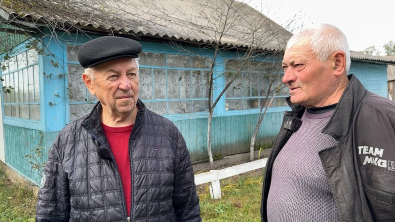 Будинок із дров та глини: волинянин уже 36 років живе в хаті, яку звів власноруч