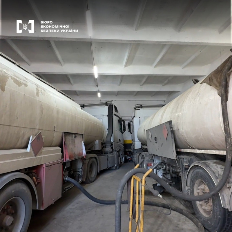 На Волині викрили злочинну групу, яка виготовляла та продавала фальсифіковане пальне