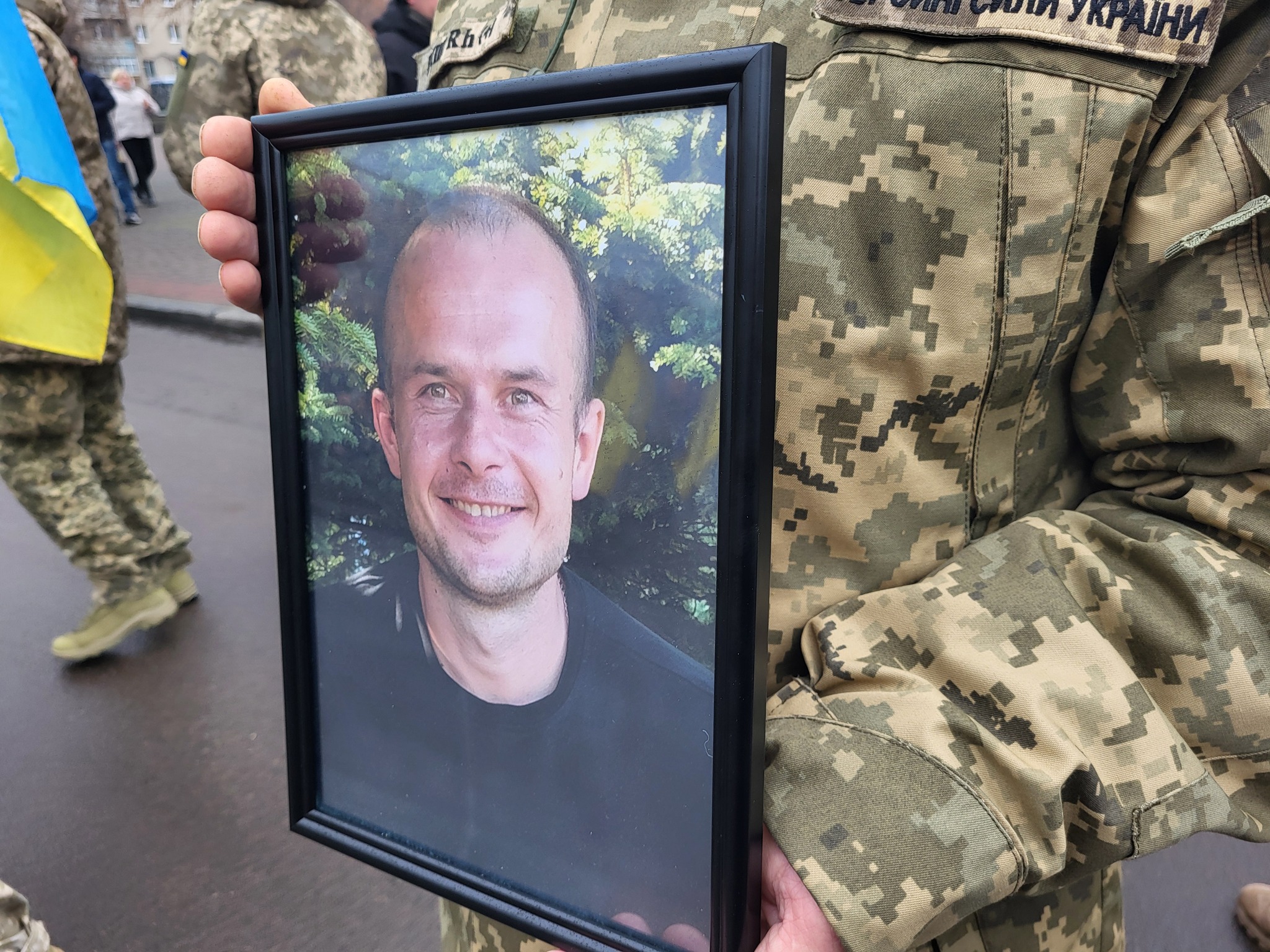 Незадовго до загибелі дізнався, що стане татом третьої доньки: на Волині попрощалися з Героєм Василем Сорокою