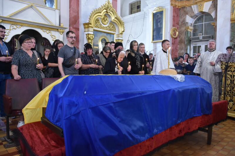 Прощання через рік після загибелі: у Луцьку провели в останню дорогу полеглого Героя Анатолія Шепеля