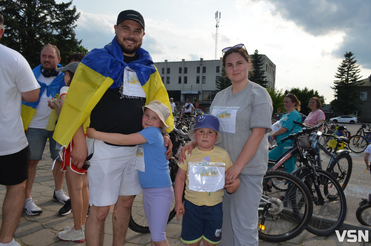 «Їду за Героя»: у місті на Волині вдруге провели благодійний велозаїзд на підтримку ЗСУ
