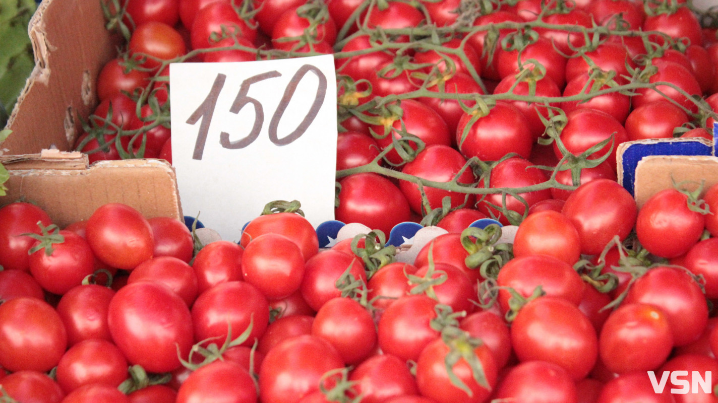 Скільки коштують овочі на ринку у Луцьку?