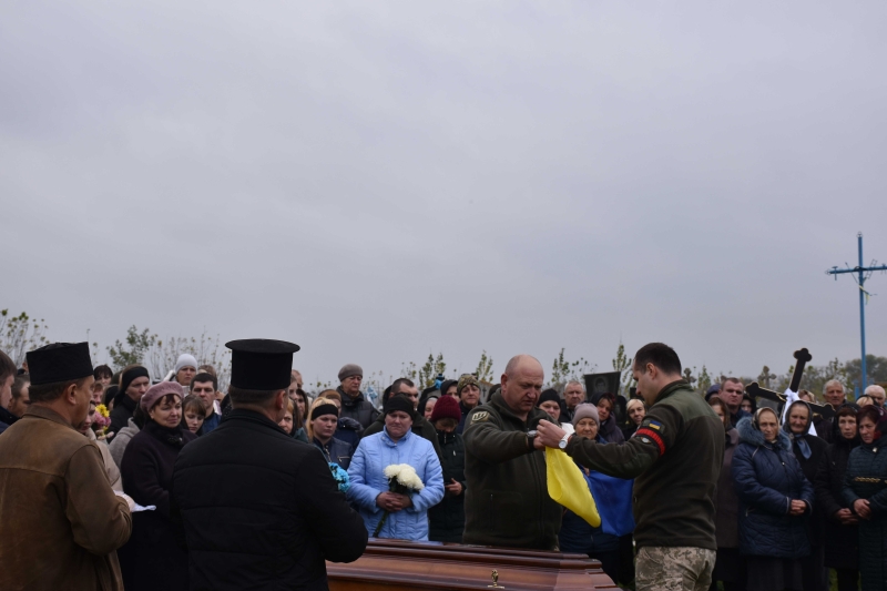 Понад пів року вважався безвісти зниклим: на Волині попрощалися із Героєм Богданом Мережею