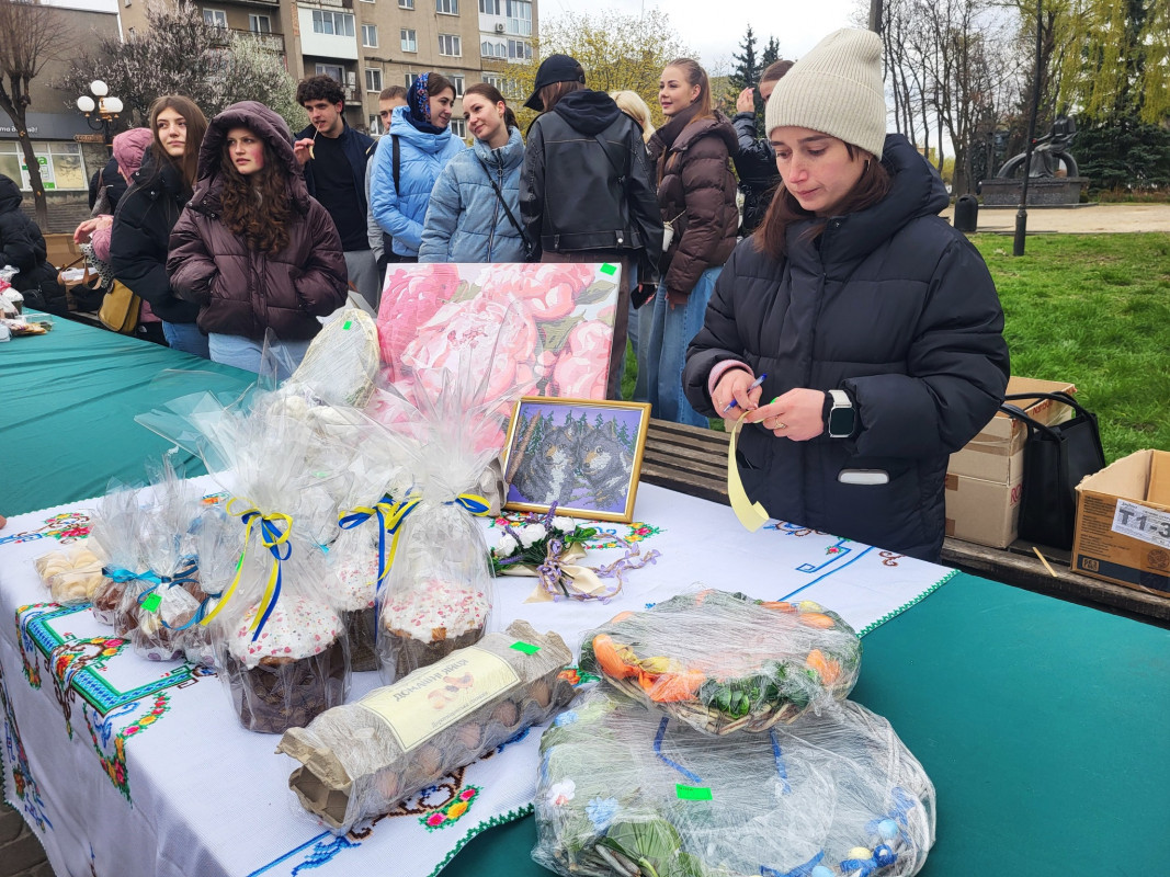 У Ковелі на Великодньому ярмарку вторгували понад 190 тисяч гривень для ЗСУ