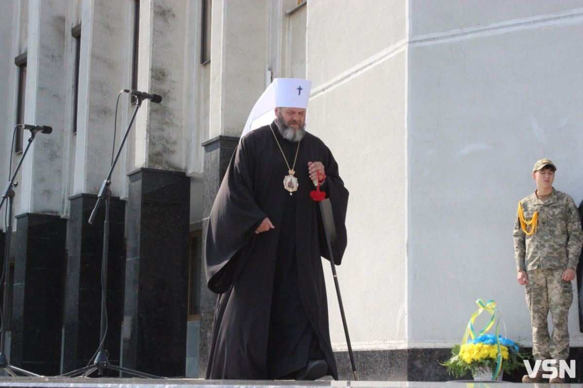 У Луцьку встановили меморіальні дошки загиблим на війні депутатам - Сергію Слабенку та Сергію Духницькому