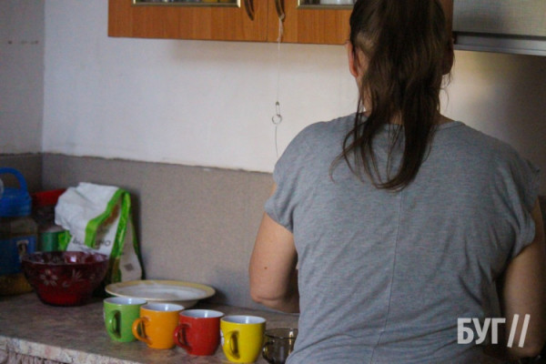 Благодійна кухня: у селі на Волині небайдужі жінки готують страви для ЗСУ
