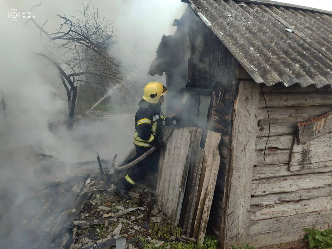 На Волині пожежа знищила будинок пенсіонера