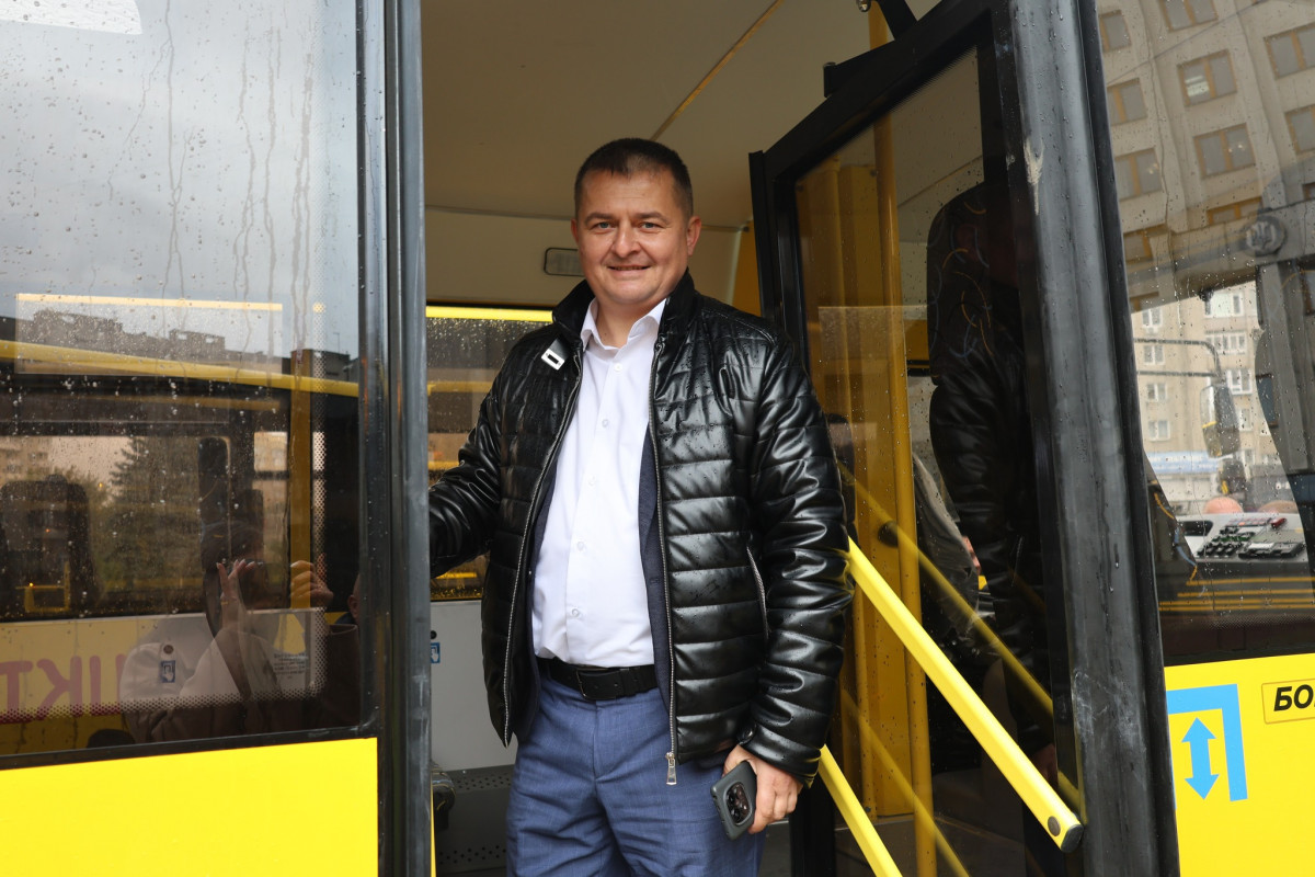 Дев’ять громад Волині отримали нові інклюзивні шкільні автобуси