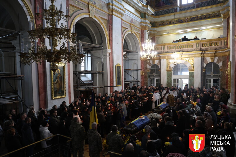 У Луцьку попрощалися з двома захисниками - Анатолієм Парфенюком та Олександром Кондращуком