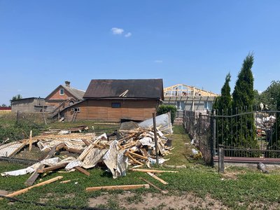 Буревій на Волині зірвав дахи, повалив дерева й обірвав електромережі: у громаді пошкоджено понад 30 будинків